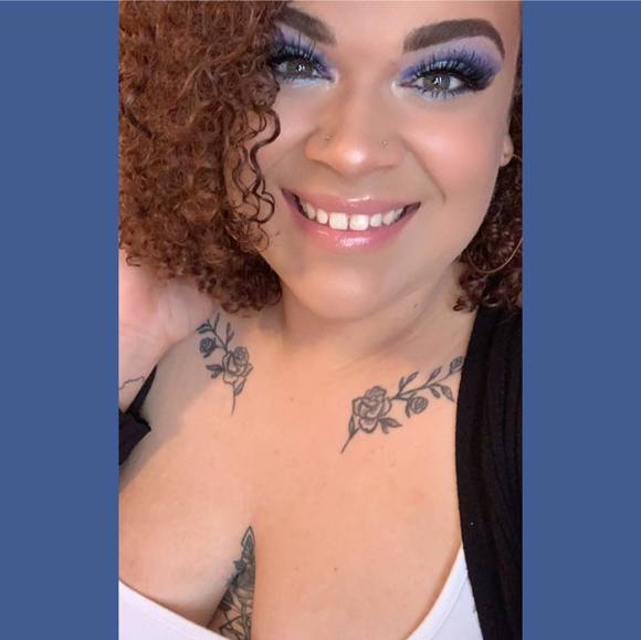 Meet your Posher, Ava - Picture 1 of 1